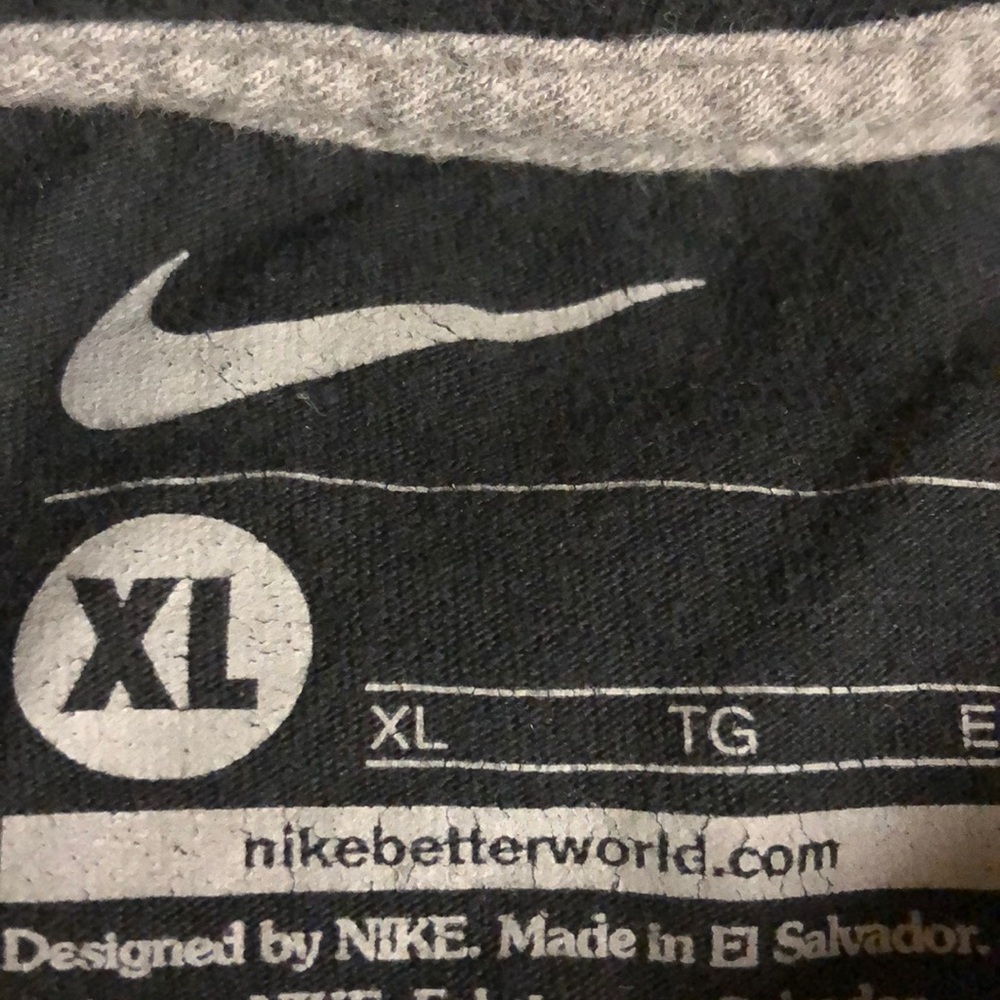 Nike long sleeve T-shirt - Picture 3 of 5